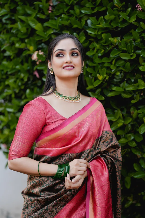 DARK_GREEN_PURE_BANARASI_SAREE